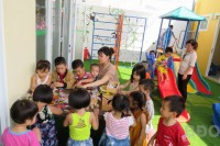 Trẻ em Trường mẫu giáo xã Phước Mỹ (TP Quy Nhơn) trong giờ chơi.