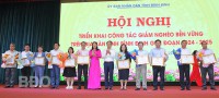 “Vừa cho mồi, vừa hướng dẫn cách câu cá”