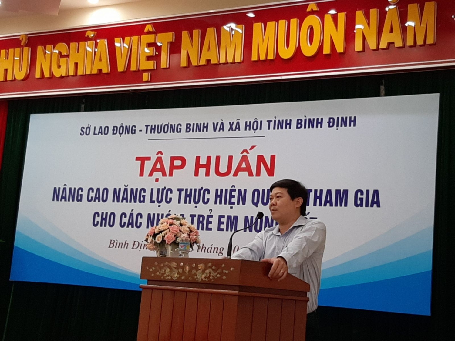 Đ/c Phan Đình Hòa – PGĐ Sở Lao động – Thương binh và Xã hội phát biểu khai mạc lớp tập huấn